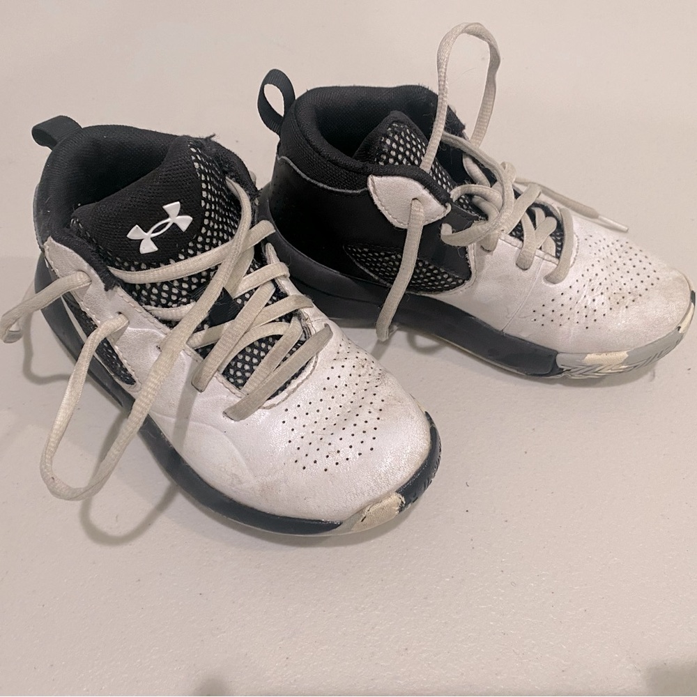 Under Armour Sneakers size 12!